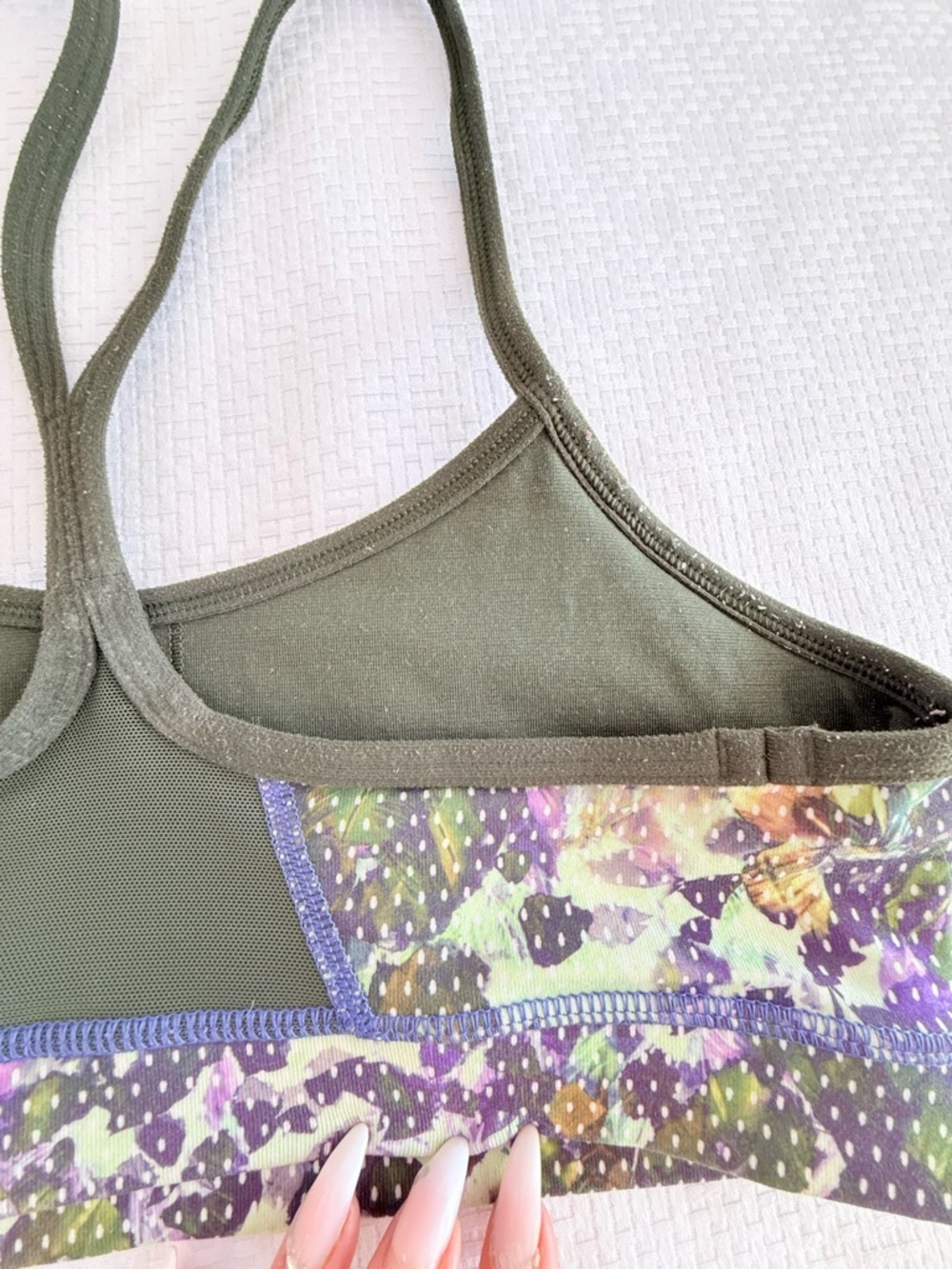 LULULEMON Flow Y Bra IV
Floral Sport White Multi / Gator Green | W2848S - Picture 8 of 11
